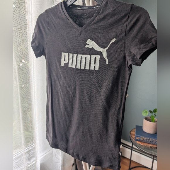 156.Nwt Puma Black Tee with Iconic Logo - Picture 1 of 2